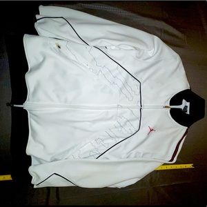 Retro Authentic Jordan light jacket size medium.
